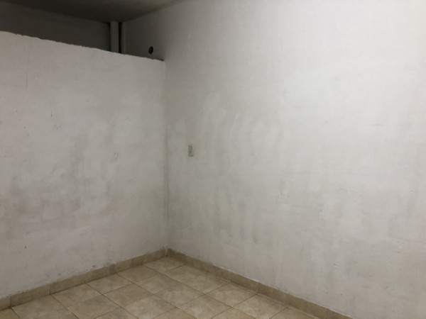 EXCELENTE LOCAL COMERCIAL SOBRE CHILAVERT (CENTRO COMERCIAL DE VILLA LUGANO) 20 M2 APROX IDEAL VARIOS RUBROS