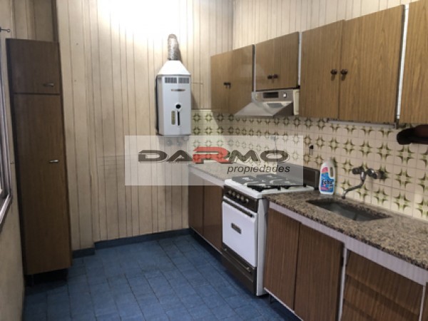 Departamento tipo PH de 3 Amplios Ambientes Al Frente con terraza, 2o piso por escalera - Villa Lugano
