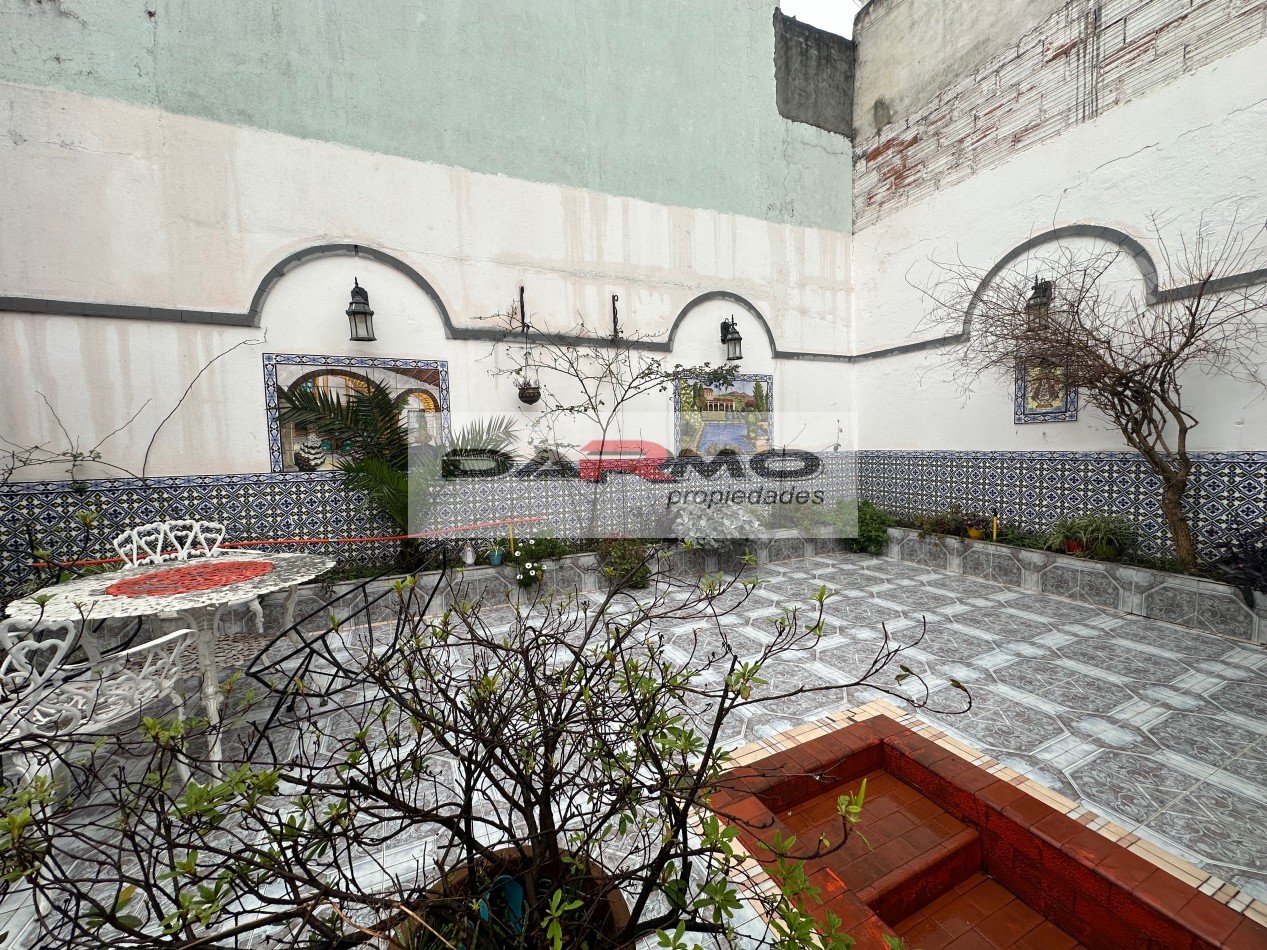 EXCELENTE CASA 3AMB A MTS DE CENTRO COMERCIAL CHILAVERT VILLA LUGANO - GARAJE - PATIO ANDALUZ Y TERRAZA