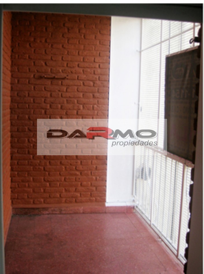 Excelente departamento de 3 amb con balcon y cochera en Barrio Gral Paz - Villa Celina