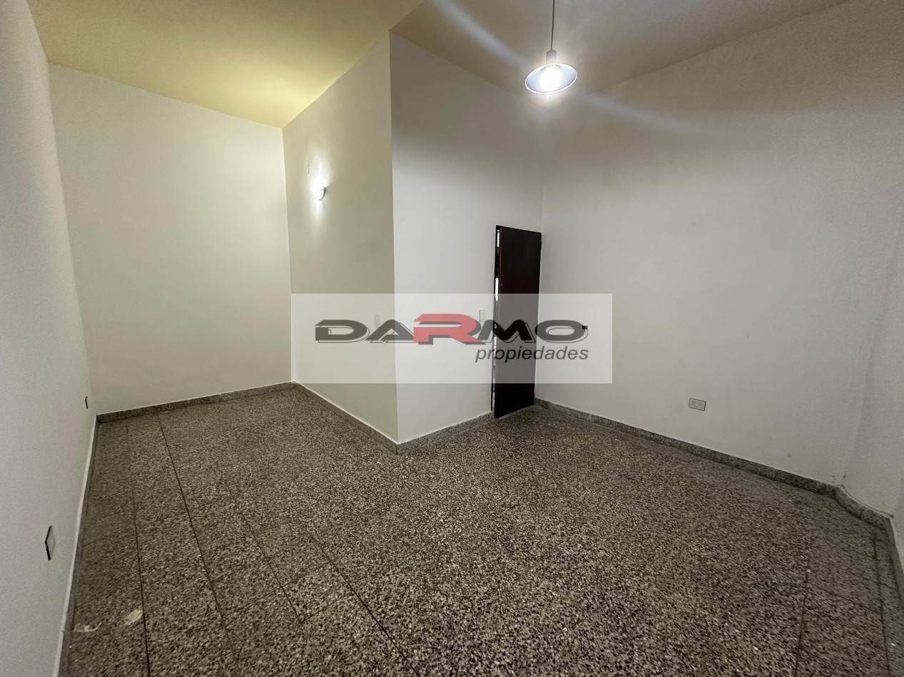 PH 3 Amplios Ambientes en alquiler Al Frente con Patio Todo en Planta Baja - Villa Lugano