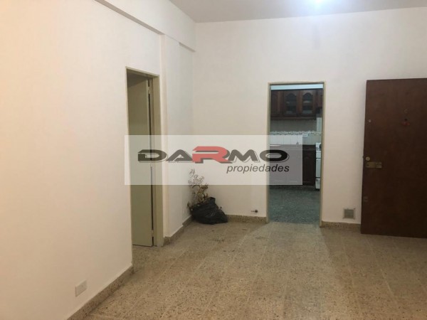 DEPARTAMENTO EN PLANTA BAJA DE 3 AMBIENTES CON GRAN PATIO CON JARDIN - VILLA LUGANO