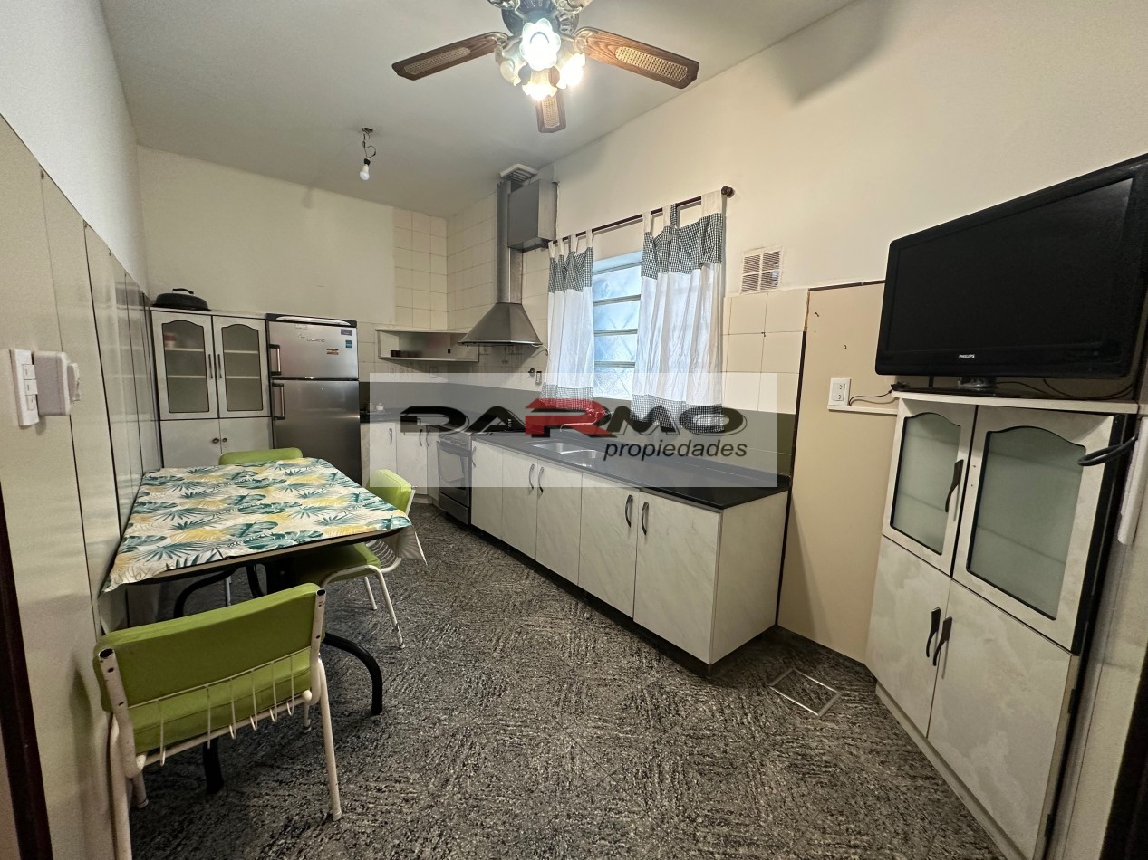 EXCELENTE CASA 3AMB A MTS DE CENTRO COMERCIAL CHILAVERT VILLA LUGANO - GARAJE - PATIO ANDALUZ Y TERRAZA
