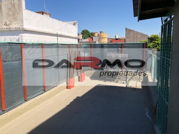 EXCELENTE PH 2 AMBIENTES EN ALQUILER TIPO DUPLEX CON PATIO  EN VILLA LUGANO