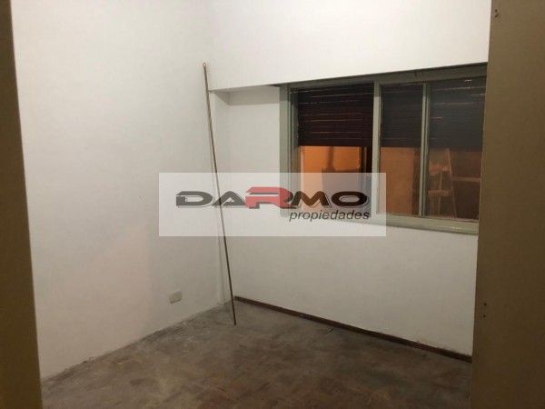 DEPARTAMENTO EN PLANTA BAJA DE 3 AMBIENTES CON GRAN PATIO CON JARDIN - VILLA LUGANO