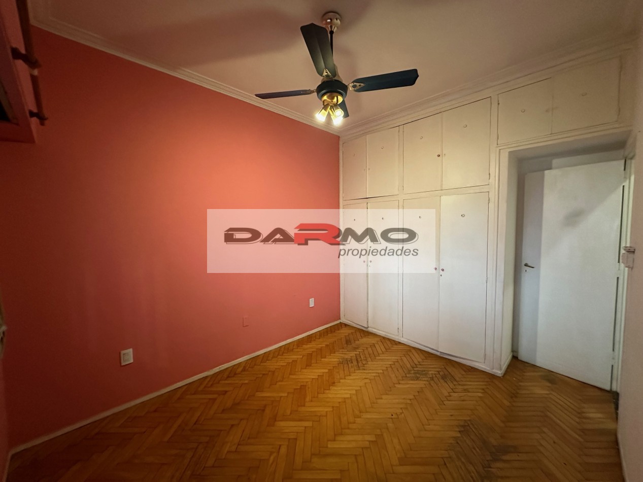 EXCELENTE CASA 3AMB A MTS DE CENTRO COMERCIAL CHILAVERT VILLA LUGANO - GARAJE - PATIO ANDALUZ Y TERRAZA