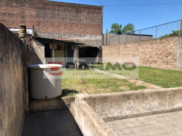 CASA IDEAL 2 FAMILIAS DE 3 AMBIENTES CADA UNA ZONA VILLA LUGANO