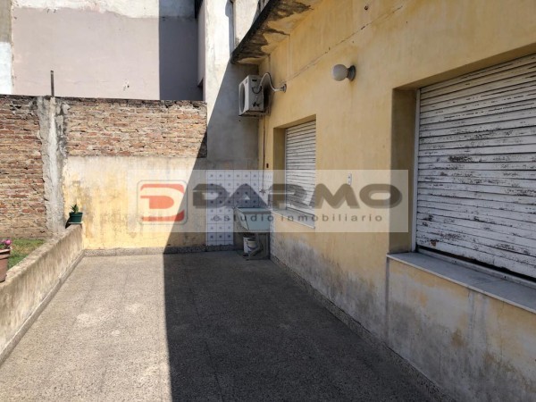 CASA IDEAL 2 FAMILIAS DE 3 AMBIENTES CADA UNA ZONA VILLA LUGANO