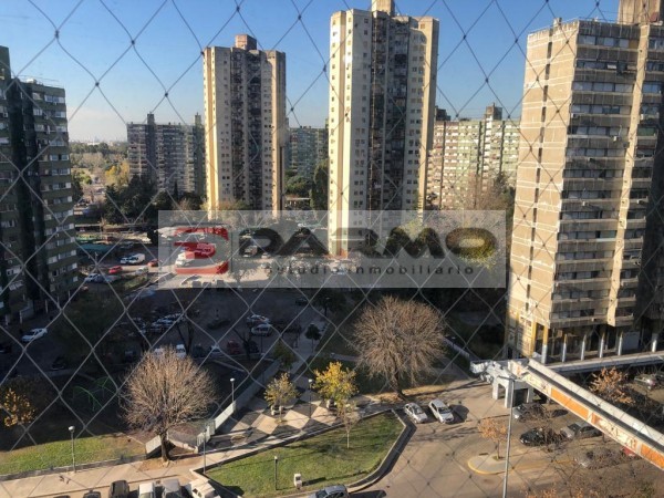 DEPARTAMENTO DE 3 AMBIENTES FRENTE AL SUPERMERCADO COTO, EN BARRIO GRAL SAVIO - VILLA LUGANO.