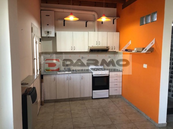 EXCELENTE PH 2 AMBIENTES EN ALQUILER TIPO DUPLEX CON PATIO