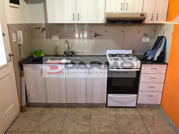 EXCELENTE PH 2 AMBIENTES EN ALQUILER TIPO DUPLEX CON PATIO