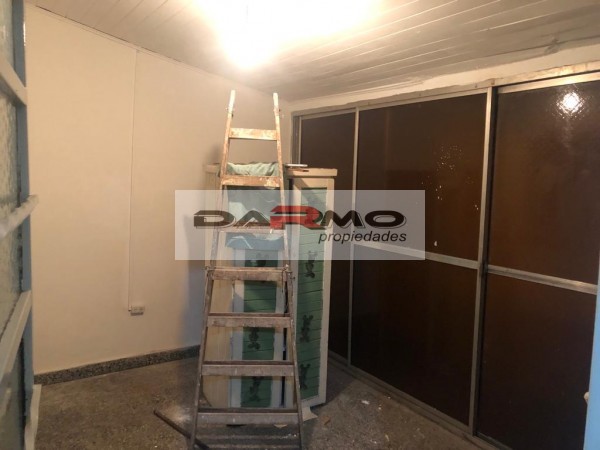 DEPARTAMENTO EN PLANTA BAJA DE 3 AMBIENTES CON GRAN PATIO CON JARDIN - VILLA LUGANO