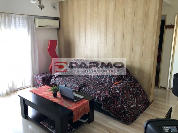 EXCELENTE DEPARTAMENTO EN PLENO CENTRO COMERCIAL DE CHILAVERT 3 AMB CON BALCON Y TERRAZA PROPIA VILLA LUGANO