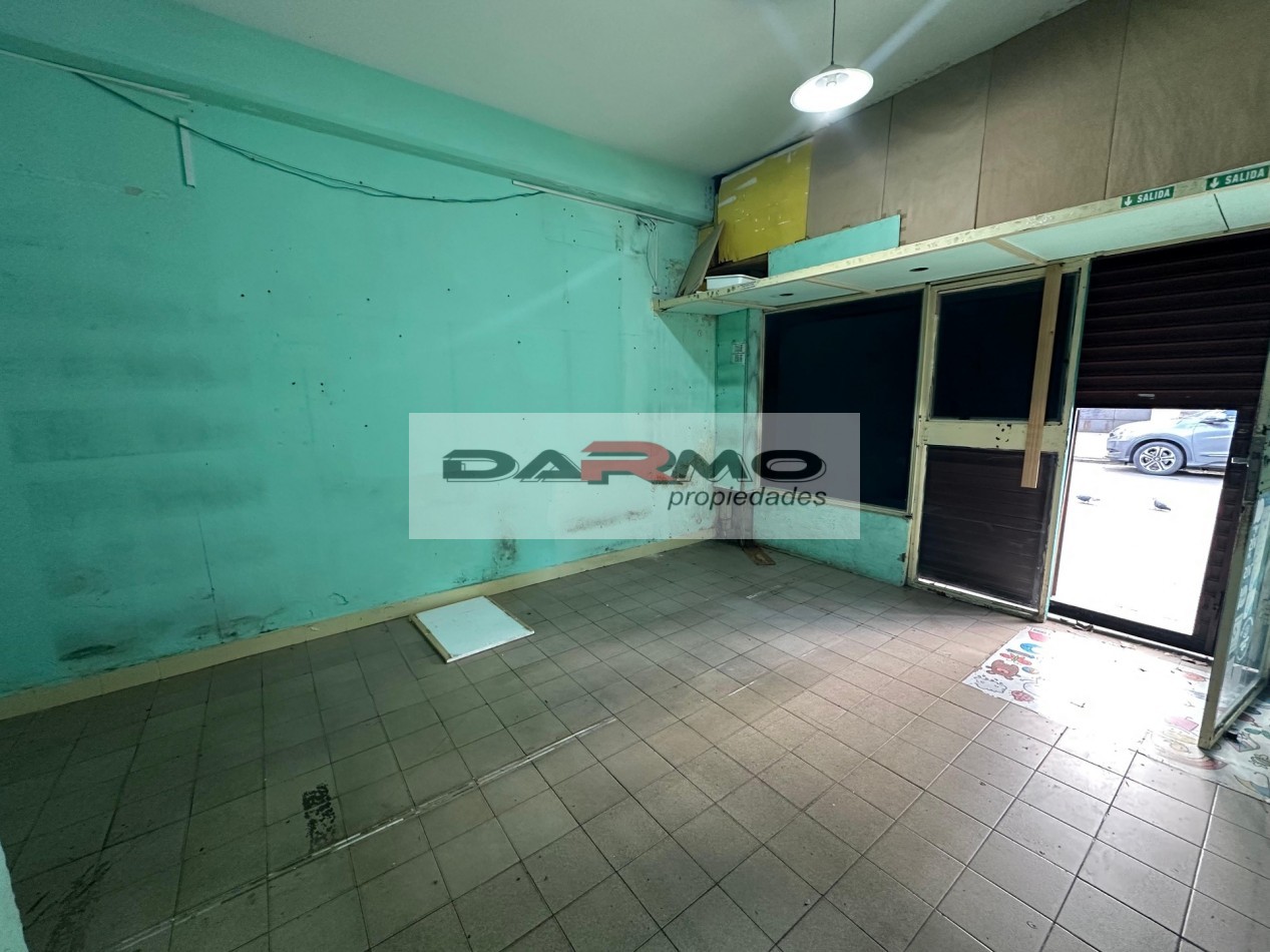 EXCELENTE LOCAL COMERCIAL SOBRE CHILAVERT (CENTRO COMERCIAL DE VILLA LUGANO) 20 M2 APROX IDEAL VARIOS RUBROS