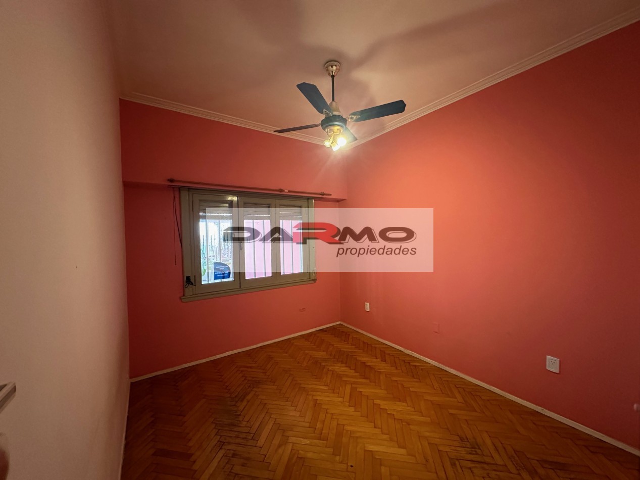EXCELENTE CASA 3AMB A MTS DE CENTRO COMERCIAL CHILAVERT VILLA LUGANO - GARAJE - PATIO ANDALUZ Y TERRAZA