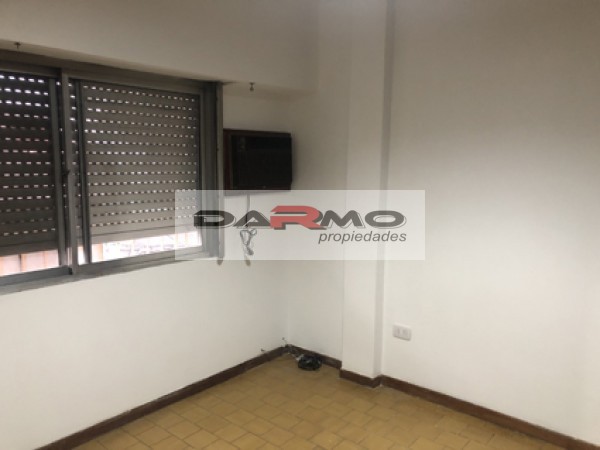 Departamento tipo PH de 3 Amplios Ambientes Al Frente con terraza, 2o piso por escalera - Villa Lugano