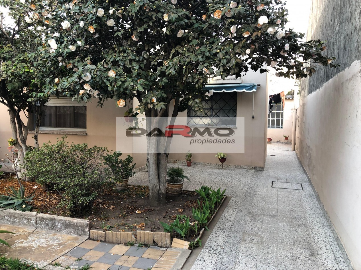 CASA 3 AMB CON JARDIN PROXIMO AL CENTRO COMERCIAL CHILAVERT VILLA LUGANO