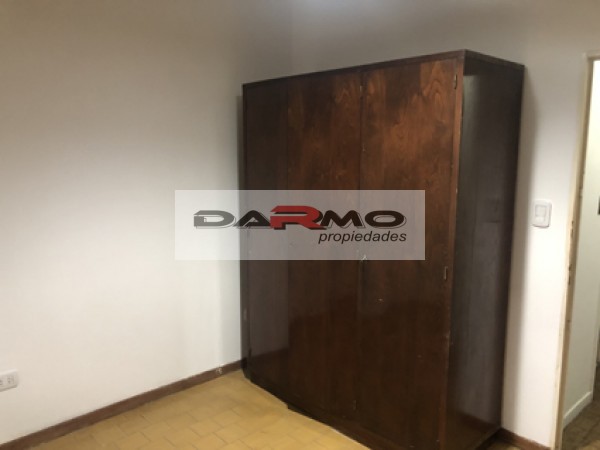 Departamento tipo PH de 3 Amplios Ambientes Al Frente con terraza, 2o piso por escalera - Villa Lugano