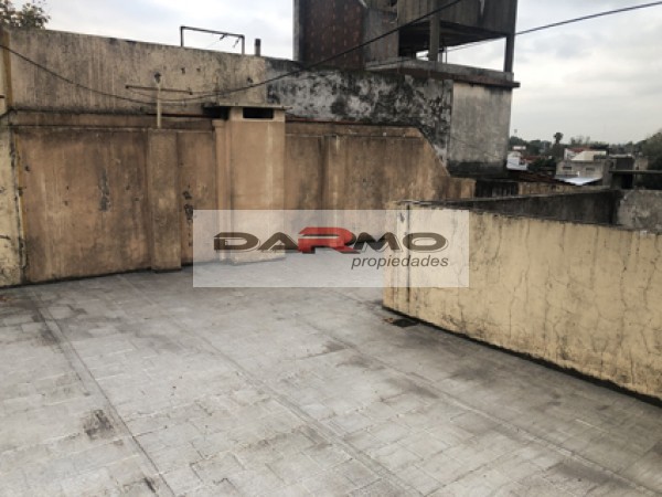 Departamento tipo PH de 3 Amplios Ambientes Al Frente con terraza, 2o piso por escalera - Villa Lugano