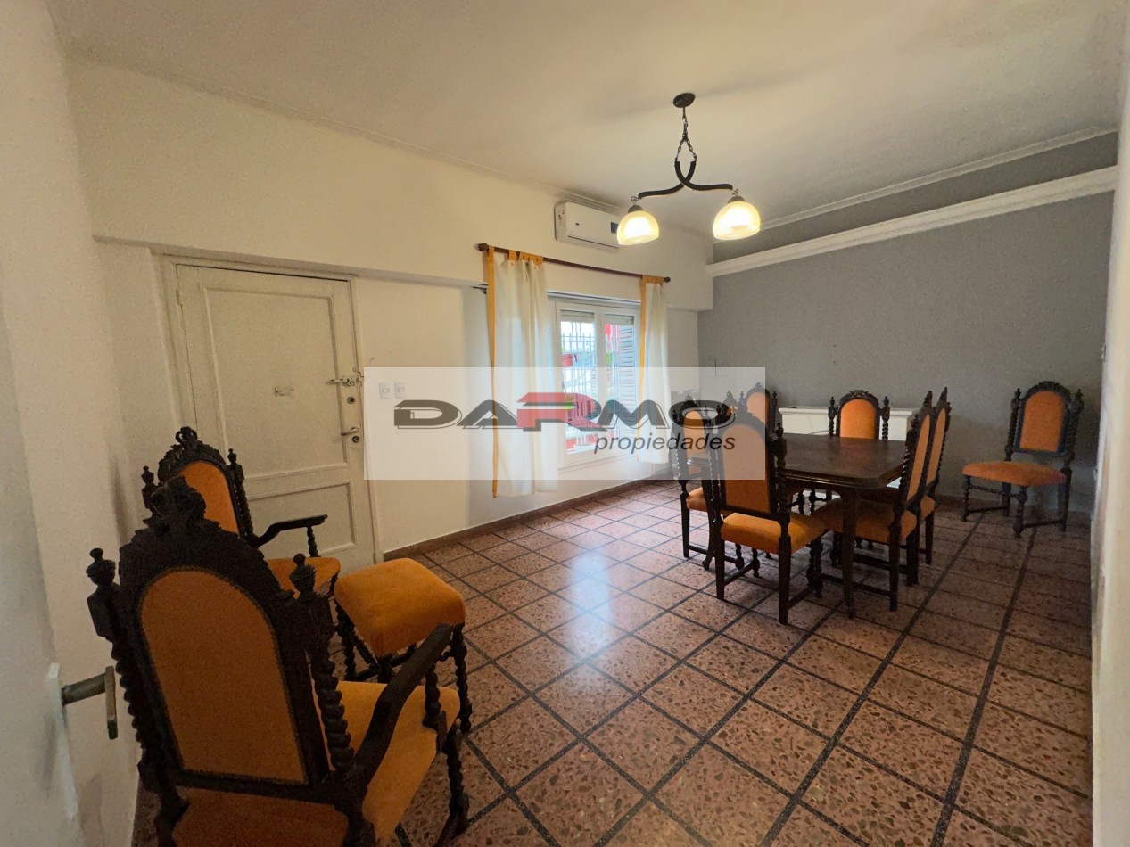 EXCELENTE CASA 3AMB A MTS DE CENTRO COMERCIAL CHILAVERT VILLA LUGANO - GARAJE - PATIO ANDALUZ Y TERRAZA
