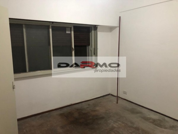 DEPARTAMENTO EN PLANTA BAJA DE 3 AMBIENTES CON GRAN PATIO CON JARDIN - VILLA LUGANO