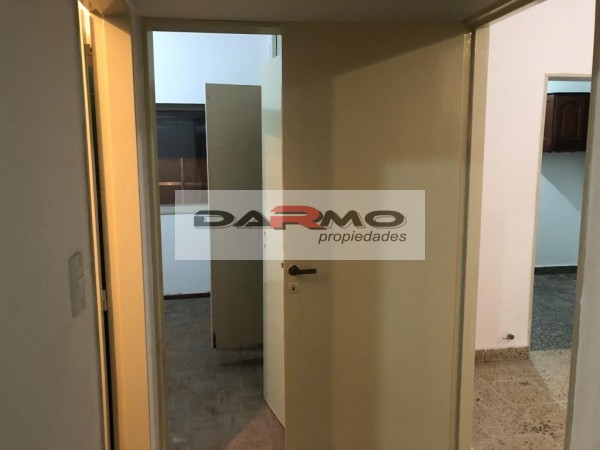 DEPARTAMENTO EN PLANTA BAJA DE 3 AMBIENTES CON GRAN PATIO CON JARDIN - VILLA LUGANO