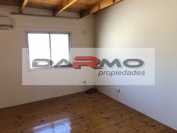 EXCELENTE PH 2 AMBIENTES EN ALQUILER TIPO DUPLEX CON PATIO  EN VILLA LUGANO