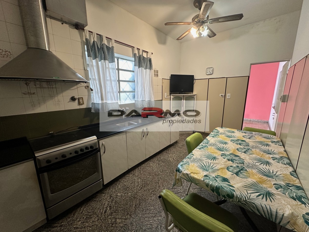 EXCELENTE CASA 3AMB A MTS DE CENTRO COMERCIAL CHILAVERT VILLA LUGANO - GARAJE - PATIO ANDALUZ Y TERRAZA
