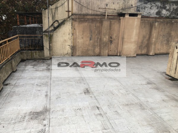 Departamento tipo PH de 3 Amplios Ambientes Al Frente con terraza, 2o piso por escalera - Villa Lugano