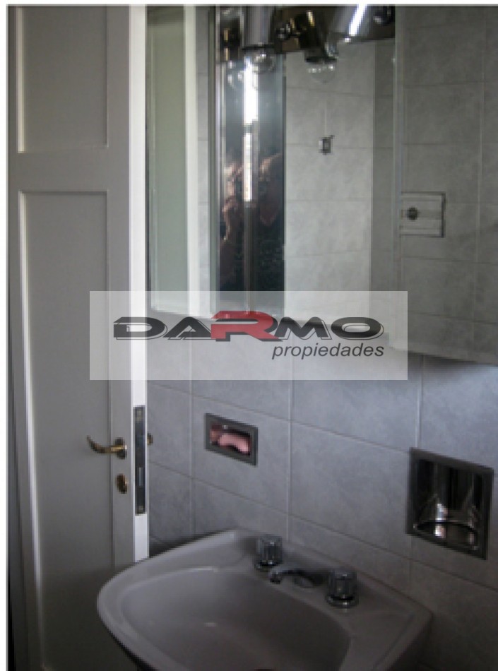 Excelente departamento de 3 amb con balcon y cochera en Barrio Gral Paz - Villa Celina