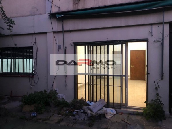 DEPARTAMENTO EN PLANTA BAJA DE 3 AMBIENTES CON GRAN PATIO CON JARDIN - VILLA LUGANO