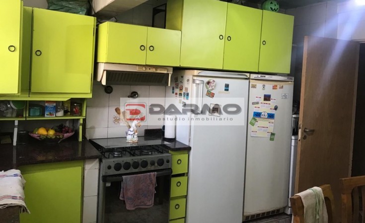 VENTA BARRIO AUTOPISTA EXCELENTE 4 AMB BALCON (TAPIALES)