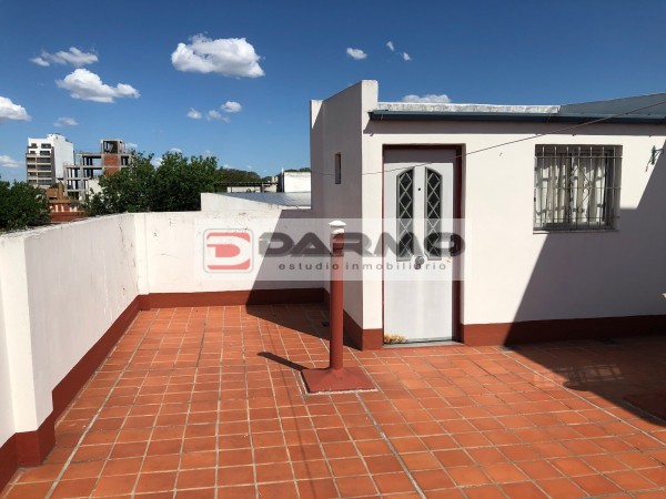 EXCELENTE DEPARTAMENTO EN PLENO CENTRO COMERCIAL DE CHILAVERT 3 AMB CON BALCON Y TERRAZA PROPIA VILLA LUGANO