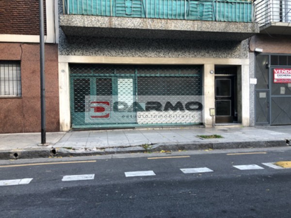 REAL OPORTUNIDAD EN BALVANERA  AMPLIO LOCAL  DIAFANO DE 180 M2  APROX IDEAL SUPERMERCADO, ETC