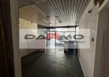 ALQUILER LOCAL EXCELENTE UBICACION TODO DESTINO CENTRO COMERCIAL AV RIESTRA VILLA LUGANO