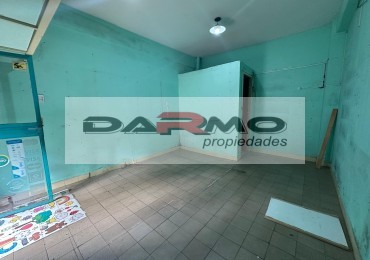 EXCELENTE LOCAL COMERCIAL SOBRE CHILAVERT (CENTRO COMERCIAL DE VILLA LUGANO) 20 M2 APROX IDEAL VARIOS RUBROS